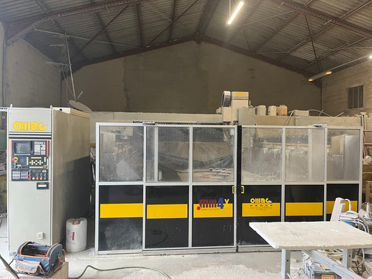 Centre d'usinage OMAG modèle 98 MILL V3